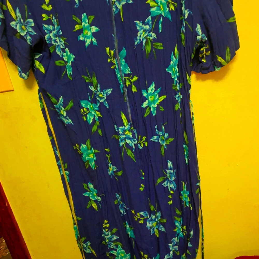Women  blue and green gloral prink